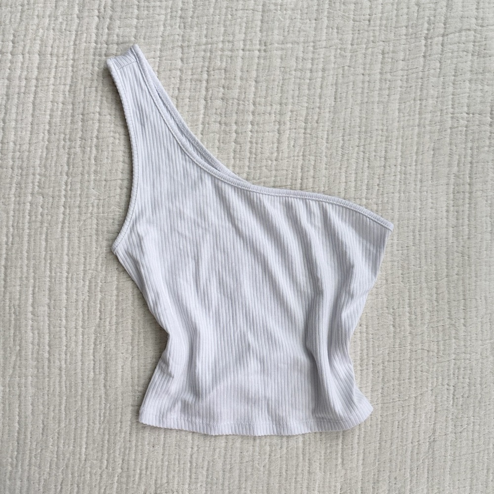 3 / $30 💘 Garage ribbed white crop top